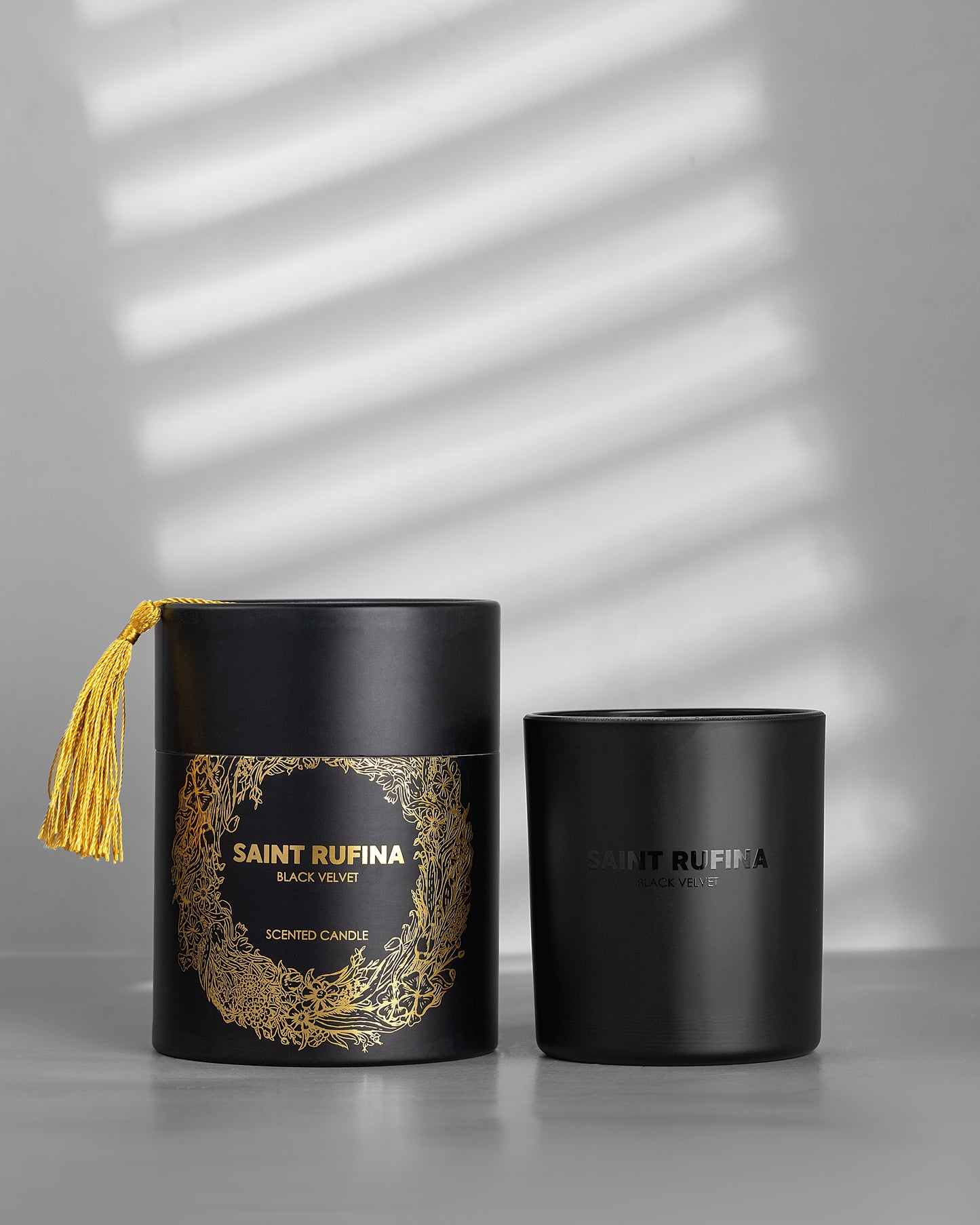 Saint Rufina Scented Candle 220g - Black Velvet