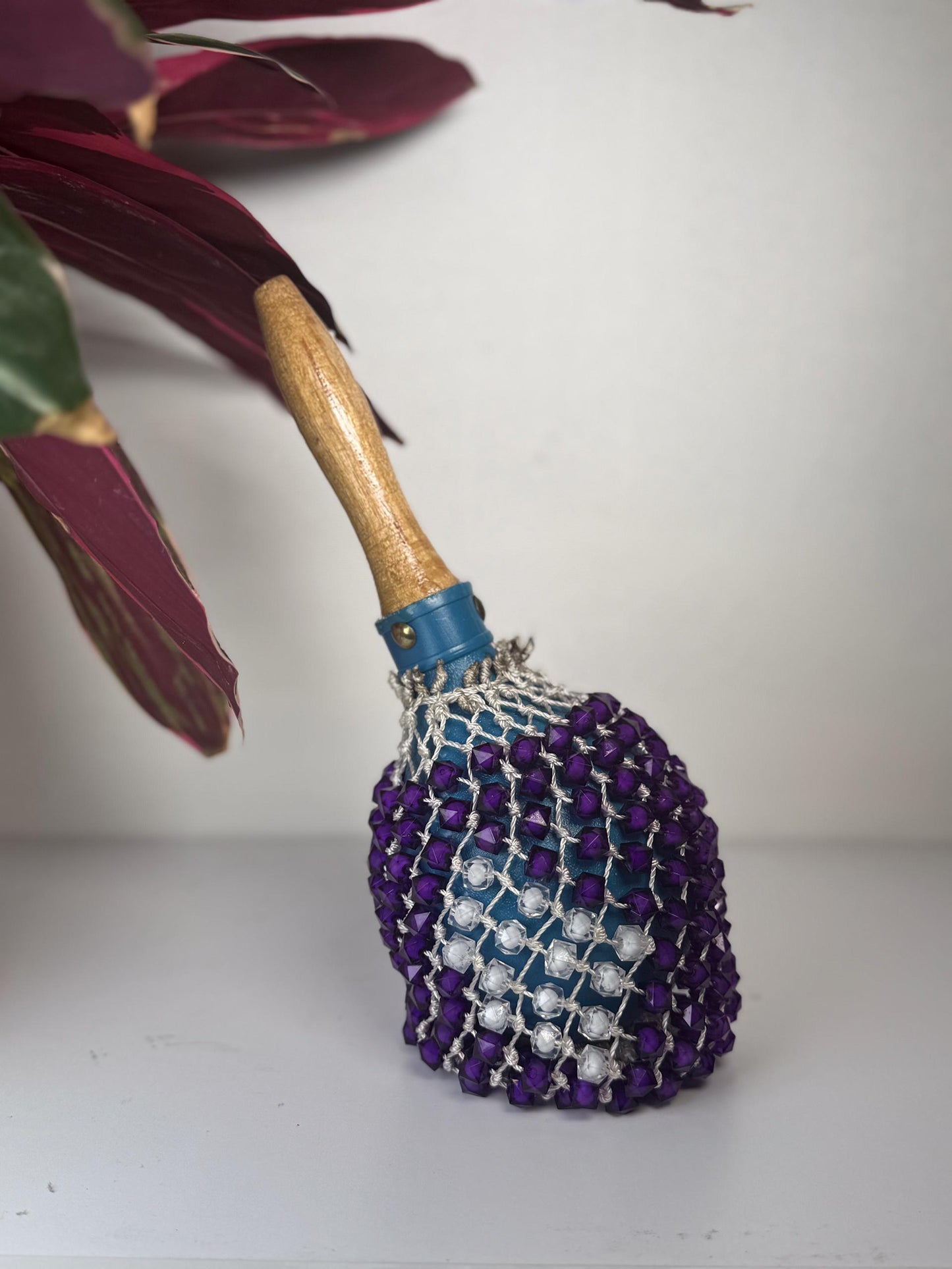 OniSekere Purple & White