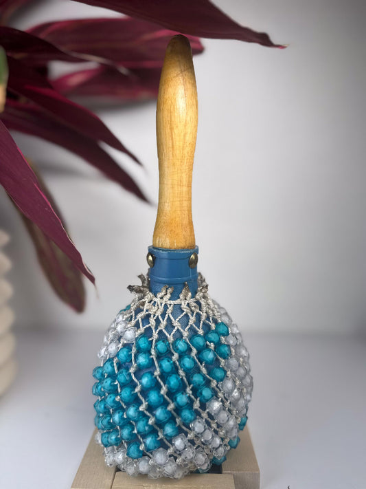 OniSekere Turqoise & White